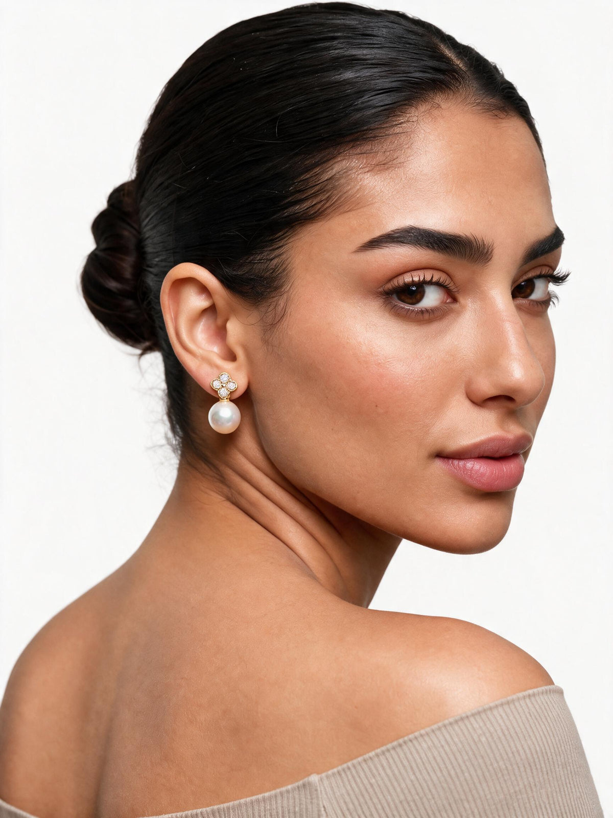 Pearl Wire Studs - NyuMe