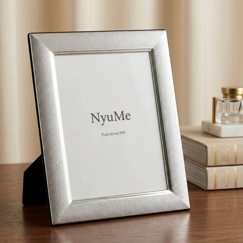 Canvas Frame in 999 Silver - NyuMe