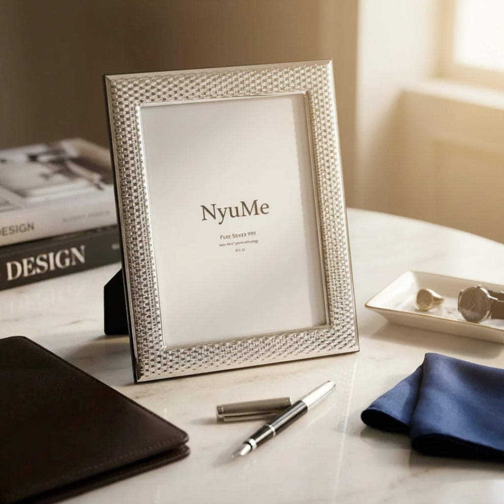 Chevron Weave Frame in 999 Silver - NyuMe