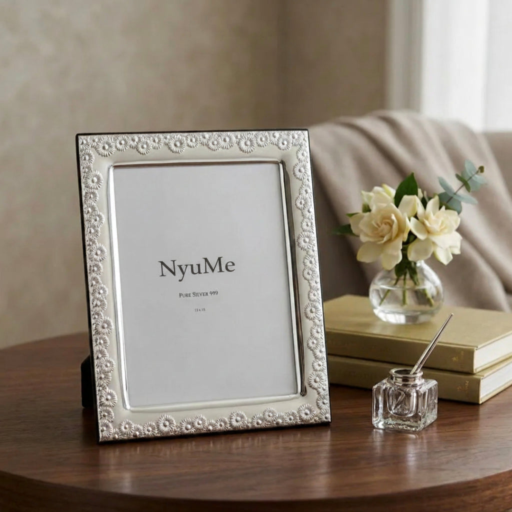 Garden of Memories Frame in 999 Silver - NyuMe