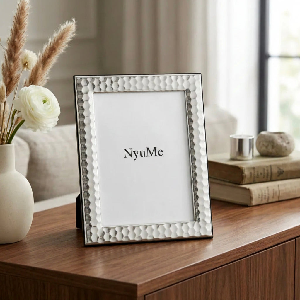 Honeycomb Silver Frame - NyuMe