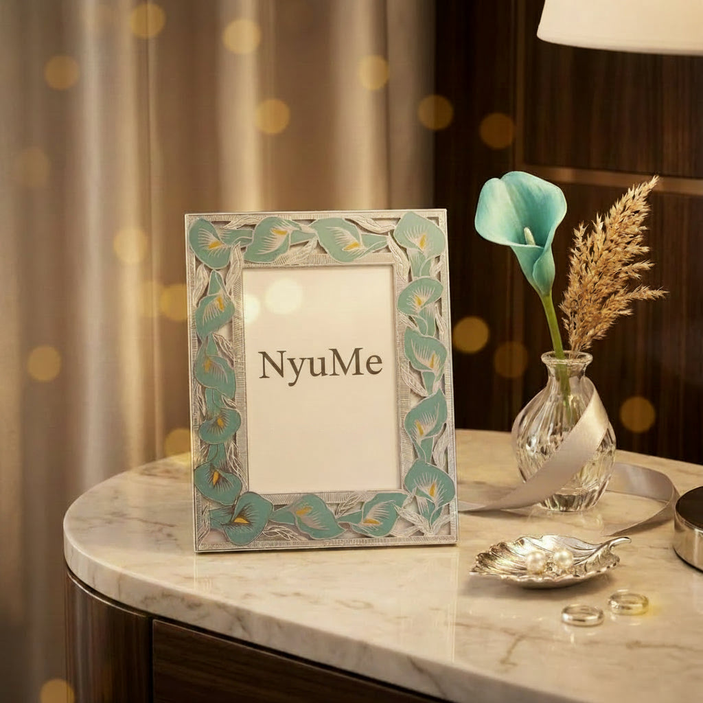 Teal Lily Trellis Frame - NyuMe